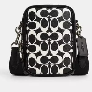 coach Stanton Crossbody In Signature Canvas cp193